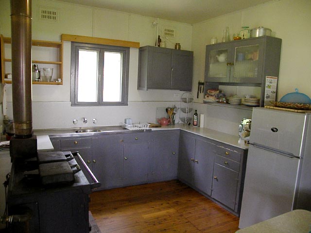 callicoma hill eco-cabins kitchen